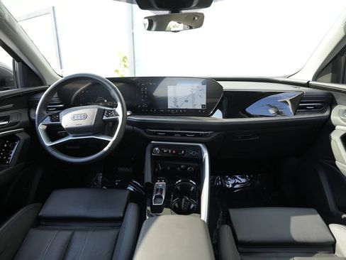 Used 2025 Audi Q5 Premium Plus w/ Premium Plus AWD/4WD image 45