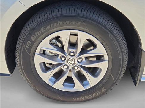 Used 2025 Toyota Sienna XLE AWD/4WD image 22