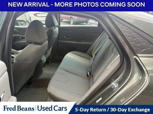 Used 2025 Hyundai Elantra SEL FWD image 9