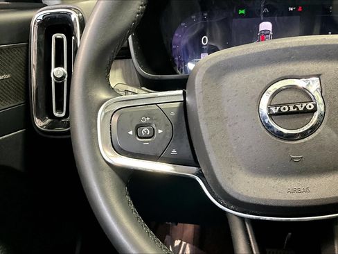 Used 2023 Volvo XC40 B5 Ultimate AWD/4WD image 11