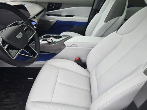 New 2026 Cadillac Optiq Luxury 1 image 20