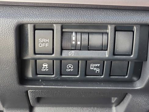 Used 2020 Subaru Crosstrek 2.0i Limited w/ Moonroof Package w/Navigation image 26