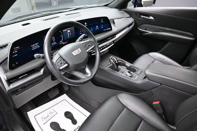 Used 2024 Cadillac XT4 Premium Luxury w/ Cold Weather Package AWD/4WD image 20