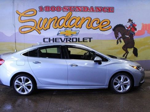 Used 2018 Chevrolet Cruze Premier image 1