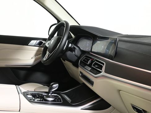 Used 2022 BMW X7 xDrive40i w/ Premium Package AWD/4WD image 32