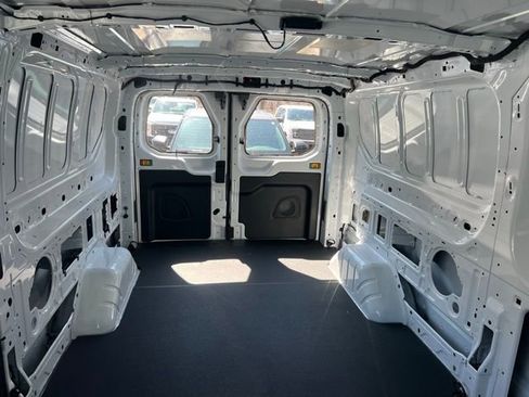 New 2024 Ford E-Transit Low Roof image 25