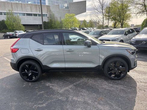 New 2026 Volvo XC40 B5 Ultra w/ Protection Package Premier AWD/4WD image 4