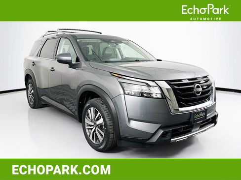 Used 2023 Nissan Pathfinder SL AWD/4WD image 1