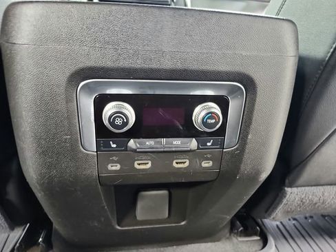 Used 2021 GMC Yukon SLT w/ SLT Luxury Plus Package image 37