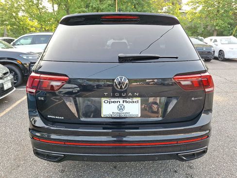 Used 2022 Volkswagen Tiguan SE R-Line AWD/4WD image 5