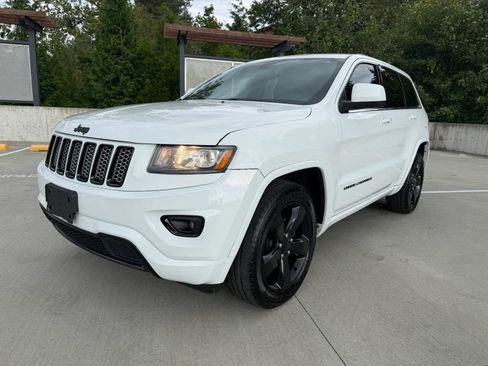 Used 2015 Jeep Grand Cherokee Altitude AWD/4WD image 2