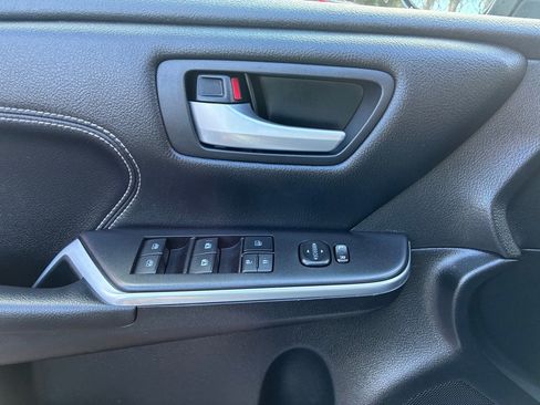 Used 2016 Toyota Camry XLE image 24