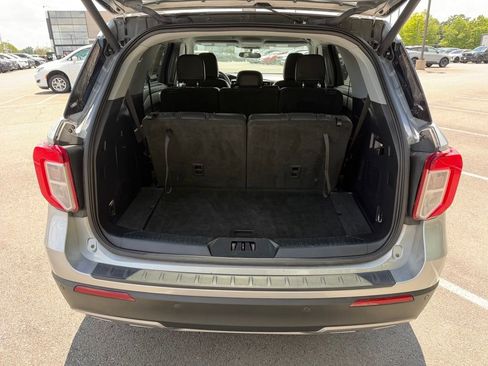 Used 2023 Ford Explorer XLT w/ Equipment Group 202A AWD/4WD image 32
