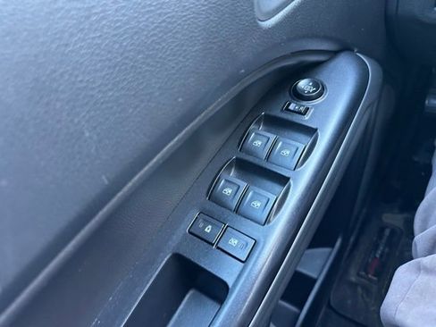 Used 2020 Chevrolet Colorado LT image 36