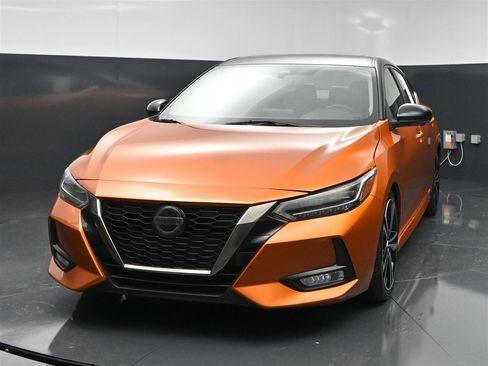 Used 2020 Nissan Sentra SR w/ Premium Package FWD image 2