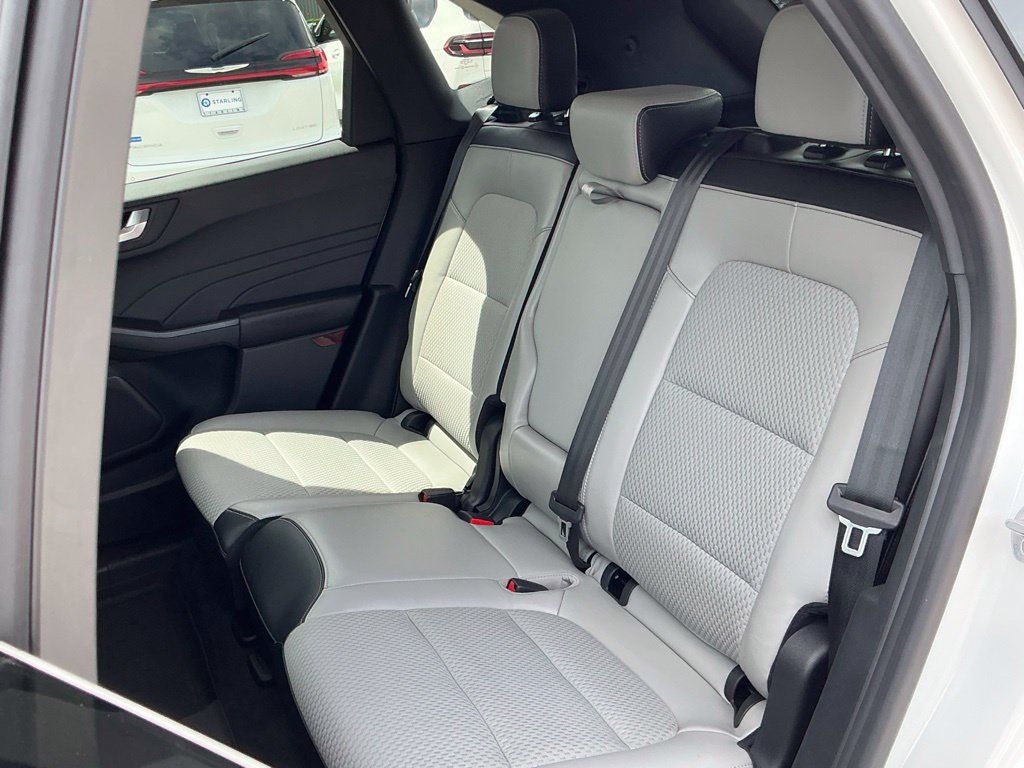 Certified 2023 Ford Escape SE FWD image 25
