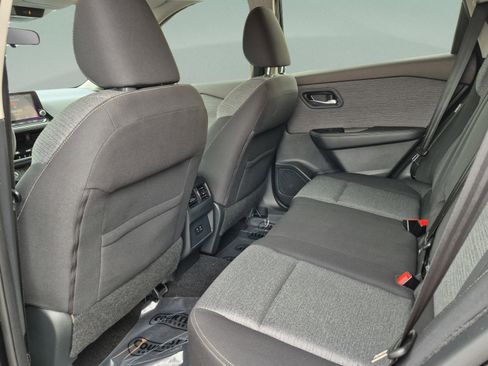 Certified 2021 Nissan Rogue SV FWD image 16
