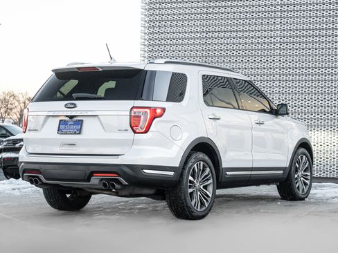 Used 2019 Ford Explorer Platinum image 4