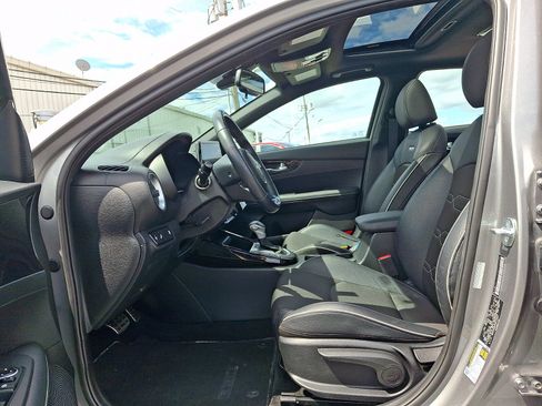 Used 2023 Kia Forte GT-Line w/ GT-Line Premium Package FWD image 13