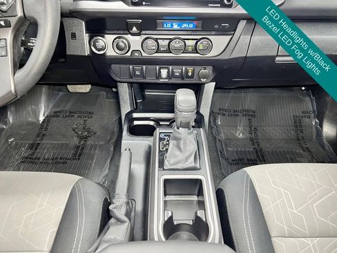 Used 2023 Toyota Tacoma TRD Sport AWD/4WD image 15