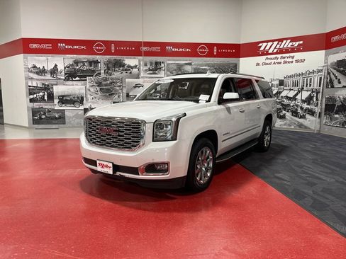 Used 2019 GMC Yukon XL Denali AWD/4WD image 7