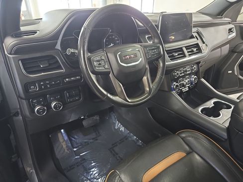 Used 2021 GMC Yukon XL AT4 w/ AT4 Premium Plus Package AWD/4WD image 17