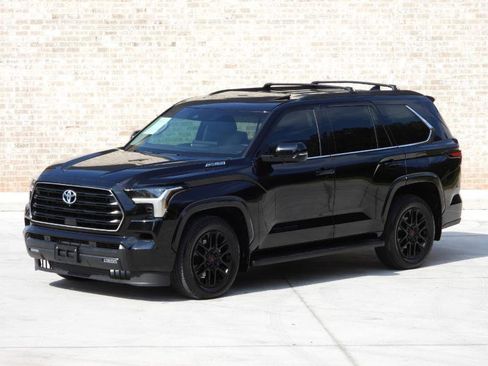 Used 2024 Toyota Sequoia SR5 w/ SR5 Premium Package AWD/4WD image 20