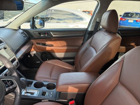 Used 2017 Subaru Outback 3.6R Touring image 7
