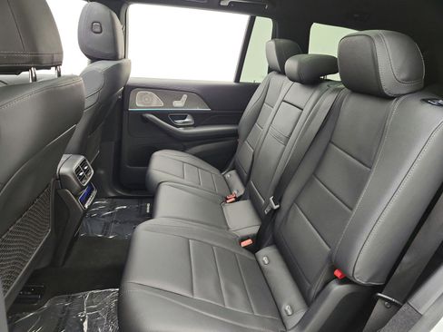 Used 2023 Mercedes-Benz GLS 450 4MATIC image 13