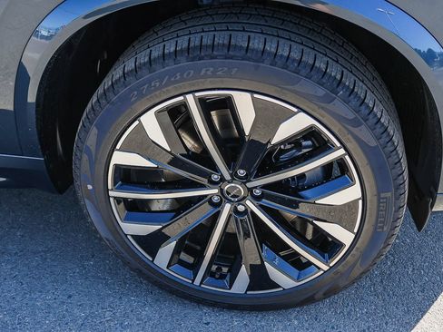 New 2026 Volvo XC90 T8 Plus w/ Protection Package Premier AWD/4WD image 13