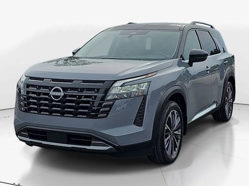 New 2026 Nissan Pathfinder Platinum FWD image 10