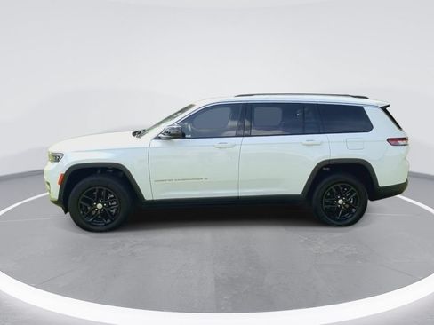 Used 2023 Jeep Grand Cherokee L Laredo RWD image 5