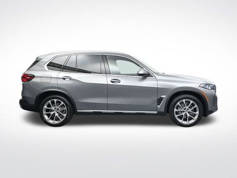 New 2026 BMW X5 xDrive40i image 3
