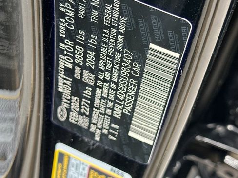 Certified 2025 Hyundai Elantra SE image 26