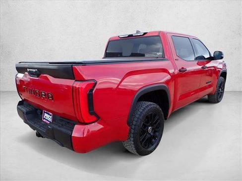 Used 2022 Toyota Tundra SR5 w/ SR5 Convenience Package AWD/4WD image 4