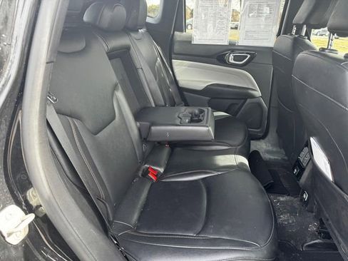 Used 2024 Jeep Compass Limited image 16