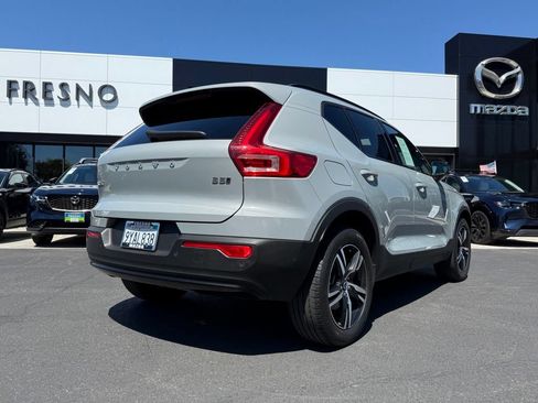 Used 2024 Volvo XC40 B5 Core AWD/4WD image 12