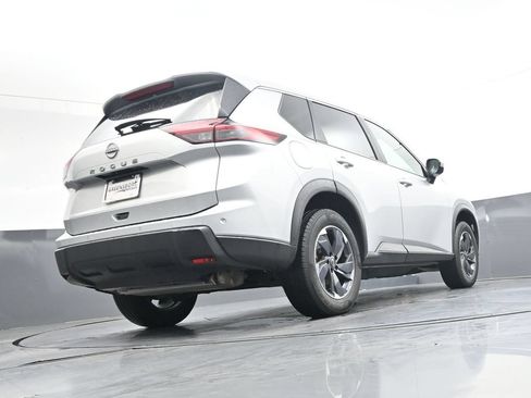 Used 2025 Nissan Rogue SV FWD image 43