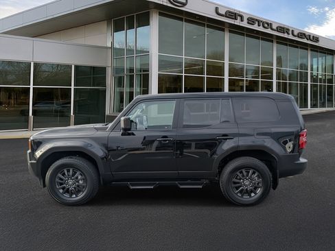 Used 2024 Toyota Land Cruiser image 6