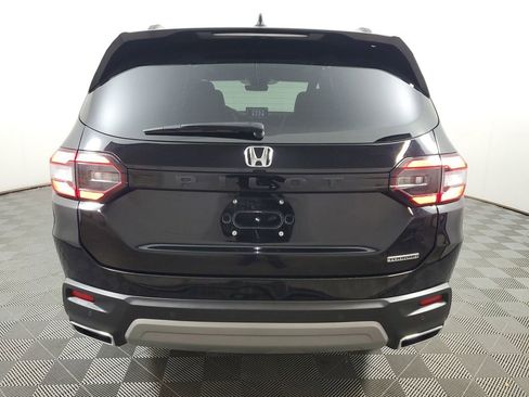 Used 2025 Honda Pilot Touring image 5