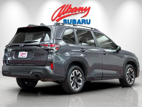 Used 2025 Subaru Forester Premium AWD/4WD image 4