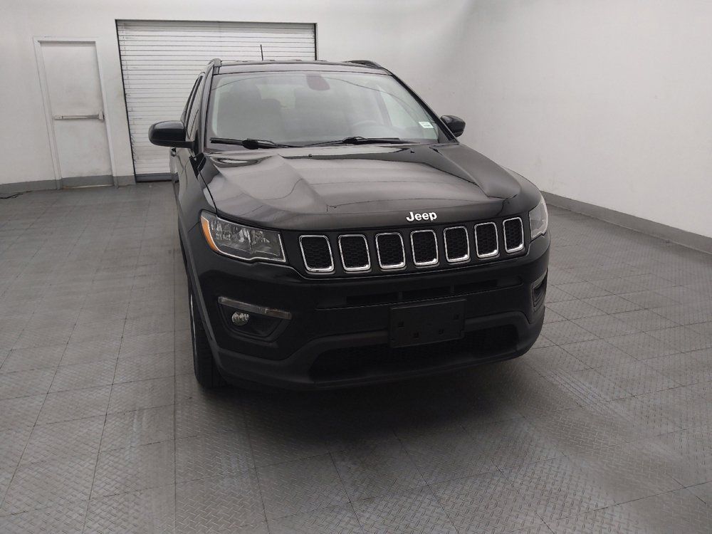 Used 2019 Jeep Compass Latitude w/ Cold Weather Group AWD/4WD image 14