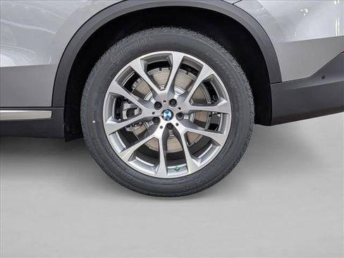 Used 2026 BMW X5 xDrive50e AWD/4WD image 10