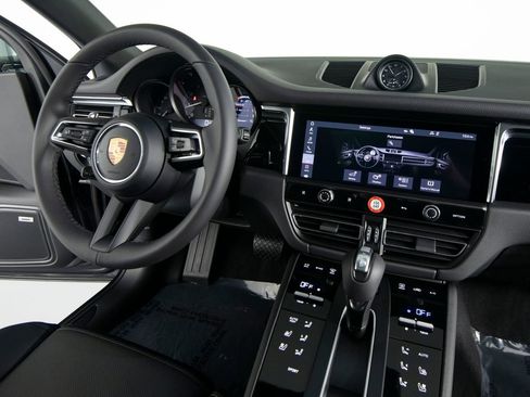 New 2026 Porsche Macan AWD/4WD image 29