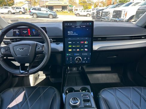 Used 2021 Ford Mustang Mach-E Select image 6