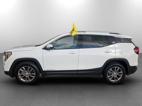 Used 2024 GMC Terrain SLT image 10