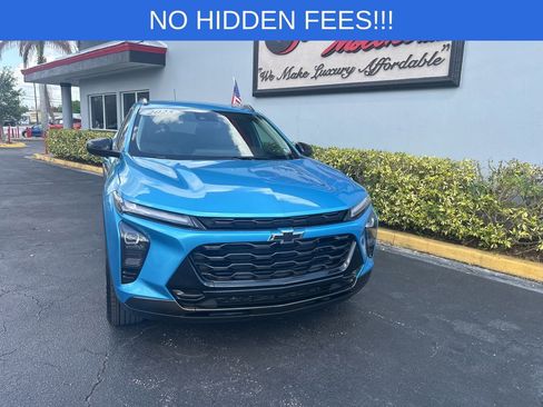 Used 2025 Chevrolet Trax ACTIV w/ Driver Confidence Package FWD image 3