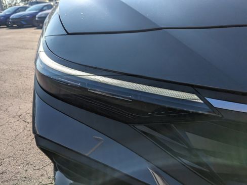 New 2025 Hyundai Elantra Sport image 10