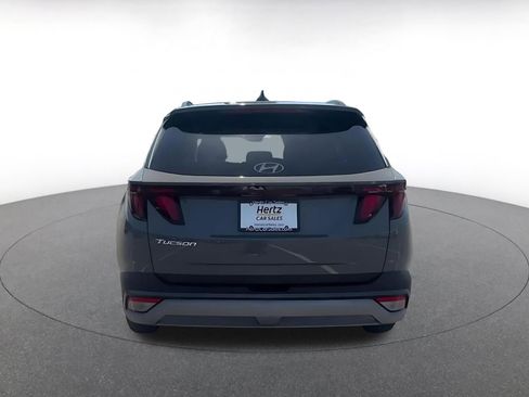 Used 2025 Hyundai Tucson SEL FWD image 12