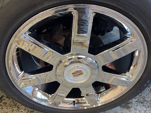 Used 2014 Cadillac Escalade Luxury AWD/4WD image 40